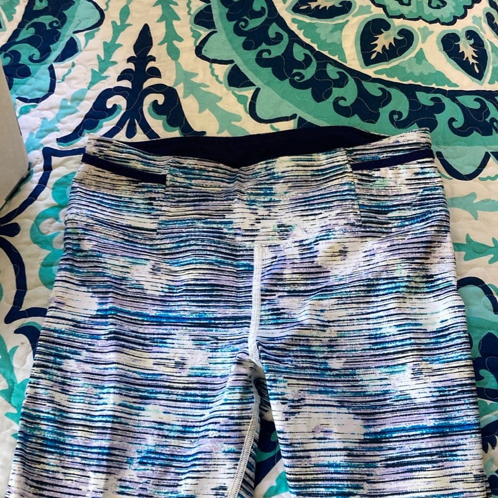 Lululemon Real Quick Tight Blue White Stripe Ruched Cropped Leggings 6